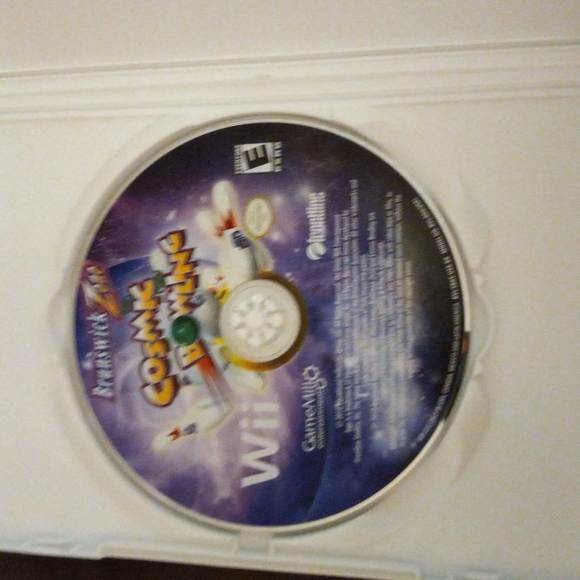 Brunswick Zone Cosmic Bowling Wii - Picture 3 of 3